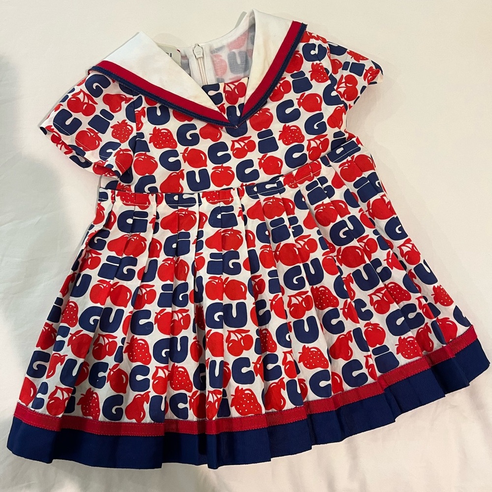 Gucci children’s dress, 6-9 months.